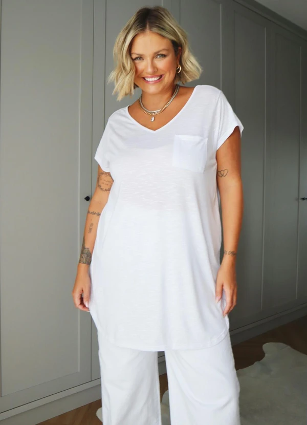 Quintess - Blusa Alongada Branca com Decote V