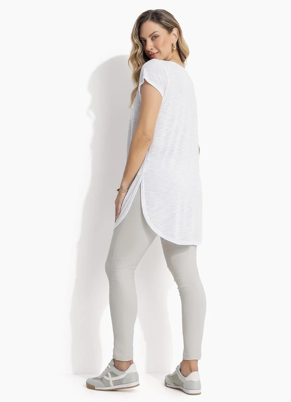 Quintess - Blusa Alongada Branca com Decote V 5