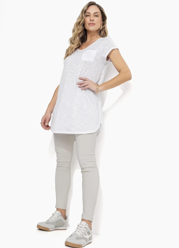Quintess - Blusa Alongada Branca com Decote V 7