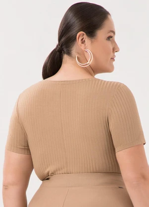 Lunender Mais Mulher - Blusa Alongada Canelada Plus Size Bege - LUNENDER MAIS MULHER