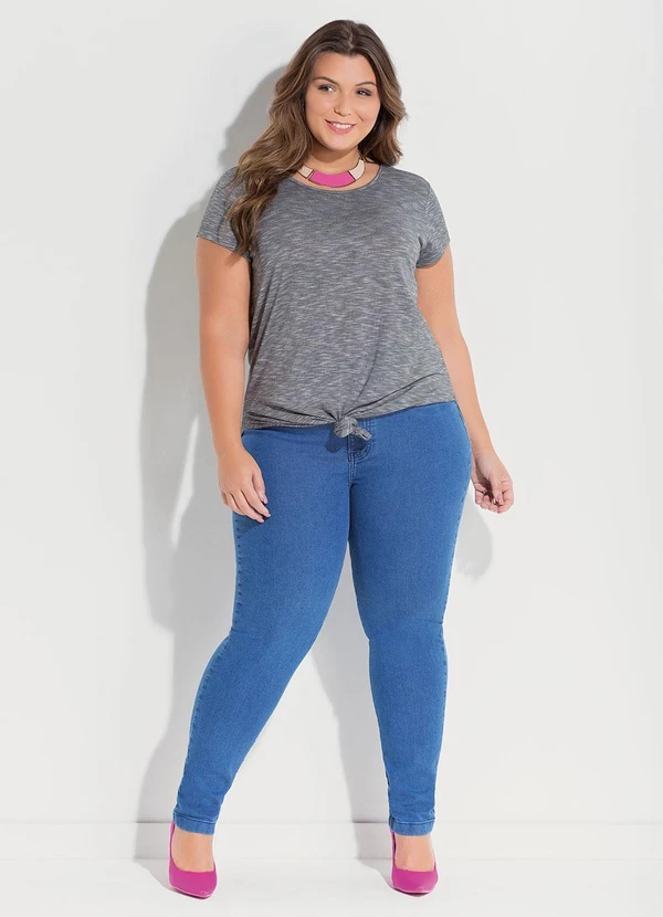 Quintess - Blusa Alongada Cinza com Barra Arrendondada