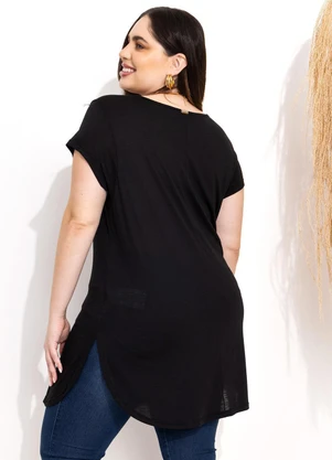 Quintess - Blusa Alongada Preta com Barra Arrendondada - QUINTESS