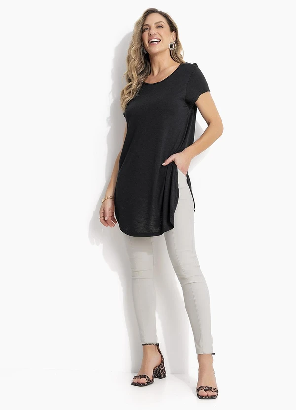 Quintess - Blusa Alongada Preta com Barra Arrendondada 3