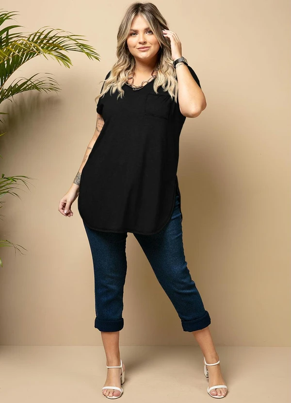 Quintess - Blusa Alongada Preta com Decote V 12