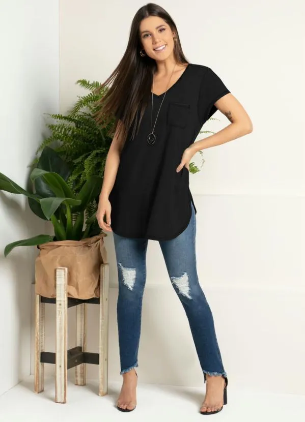 Quintess - Blusa Alongada Preta com Decote V 3