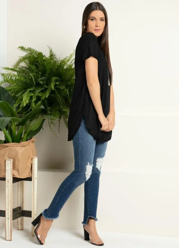 Quintess - Blusa Alongada Preta com Decote V 5