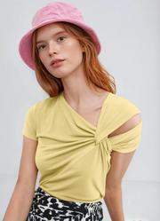 Blusa Amarelo Claro em Malha de Viscose