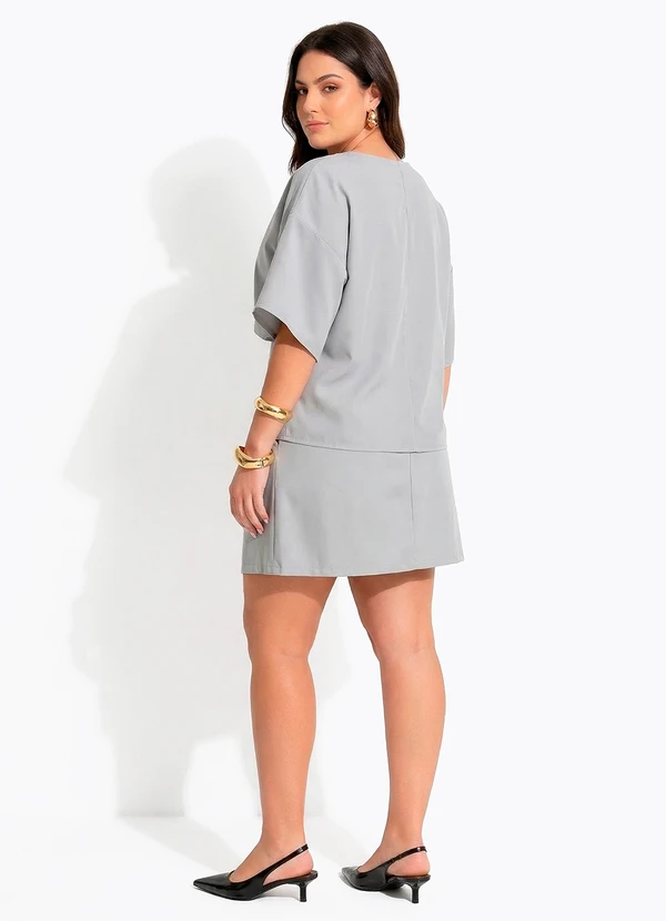 Quintess - Blusa Ampla Cinza Claro com Manga Morcego e Detalhe de Botão 18