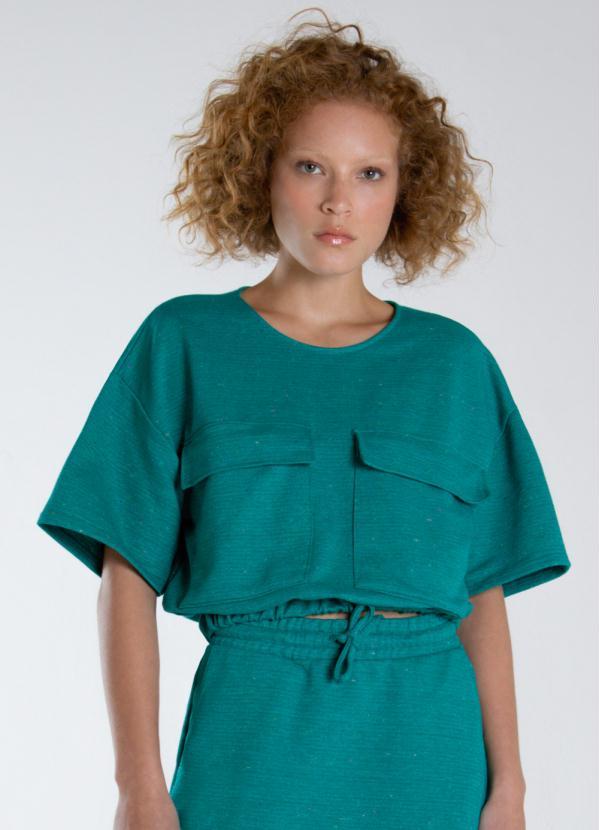 Enfim - Blusa Ampla Sustentável com Bolso Verde