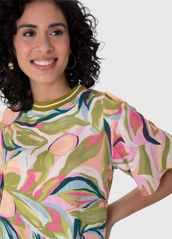 Malwee - Blusa Ampla Tropical em Viscolinho Verde 5