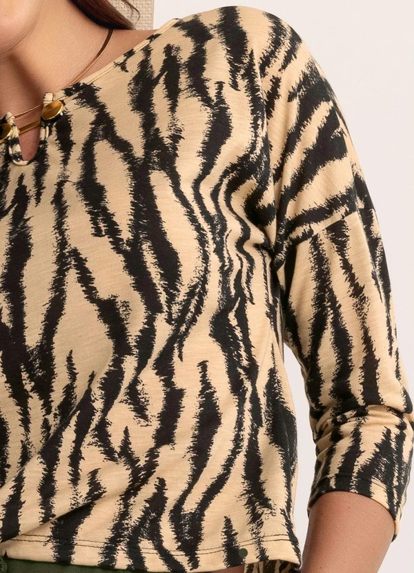 Moda Pop - Blusa Animal Print com Gota e Fivela Dourada 5