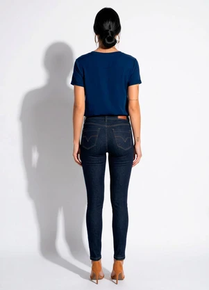 Quintess - Blusa Azul com Decote V e Bolso Frontal - QUINTESS
