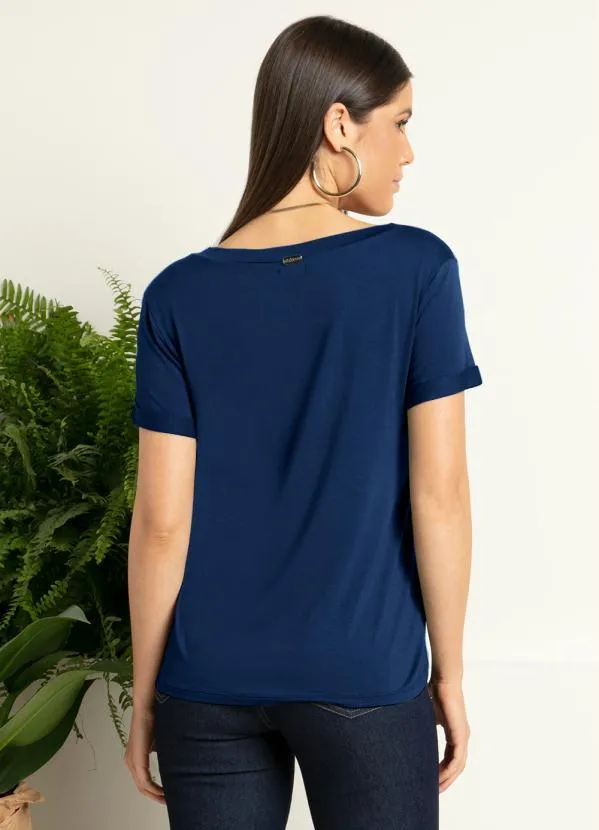 Quintess - Blusa Azul com Decote V e Bolso Frontal 2