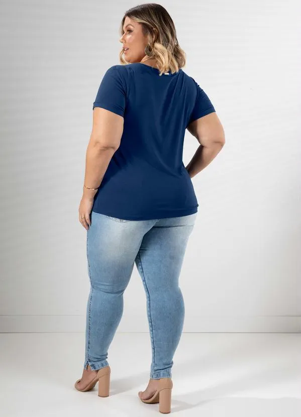 Quintess - Blusa Azul com Decote V e Bolso Frontal 8