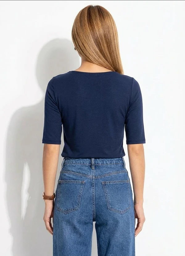 Quintess - Blusa Azul Marinho Decote Quadrado em Microflex com Manga Média 2