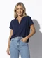 Quintess - Blusa Manga Curta Branca - variação: Azul Marinho
