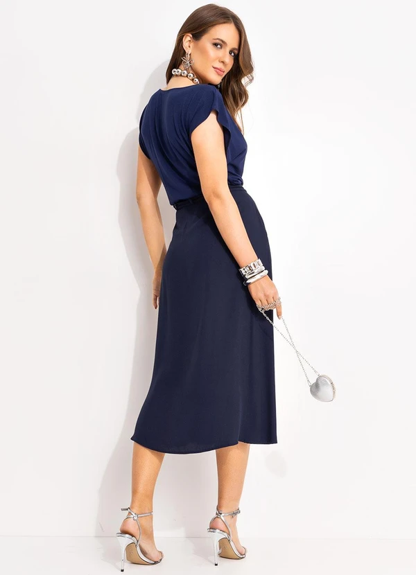 Quintess - Blusa Azul Marinho Decote Degagê em Malha de Viscose Confortável 4