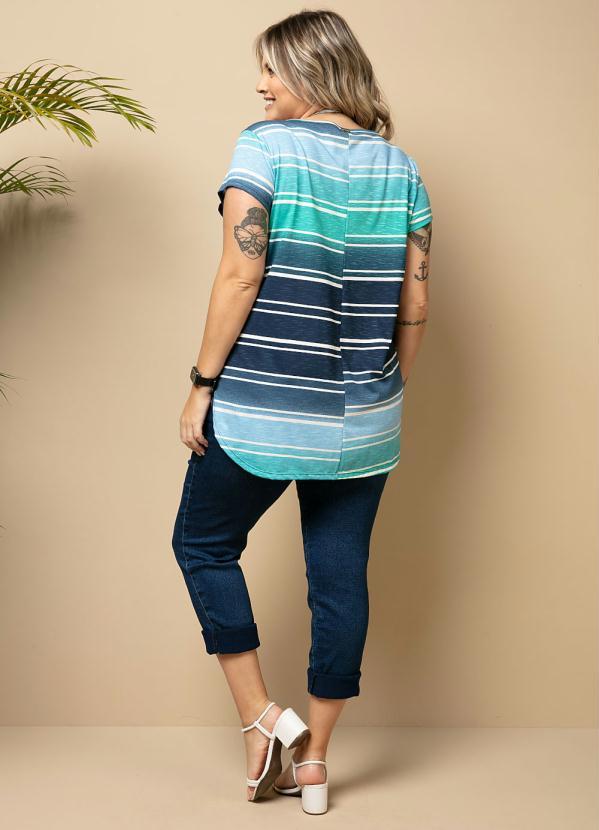 Quintess - Blusa Básica com Barra Arredondada Azul 8