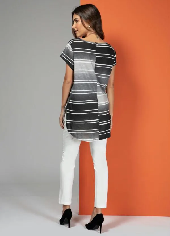 Quintess - Blusa Básica com Barra Arredondada Preta 4