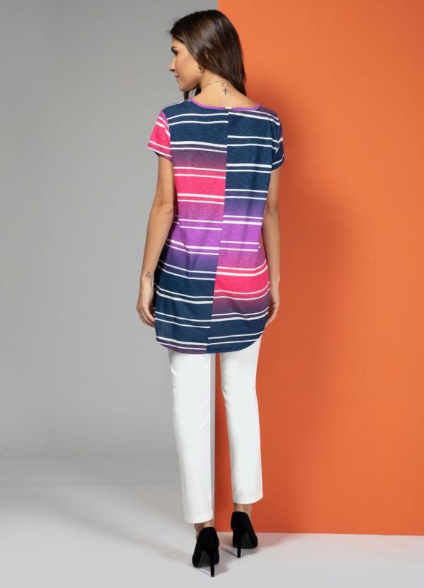 Quintess - Blusa Básica com Barra Arredondada Roxa 4