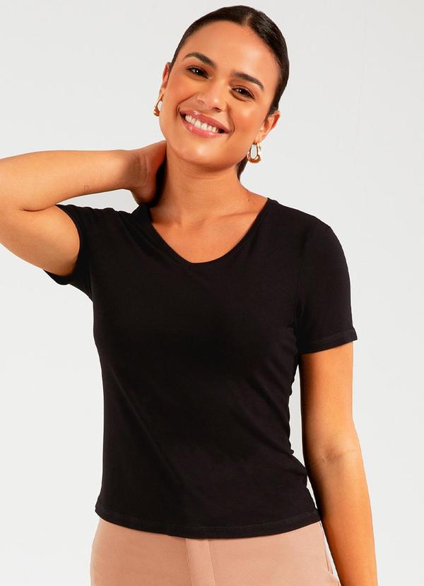 Cativa - Blusa Básica em Malha de Viscose Preto