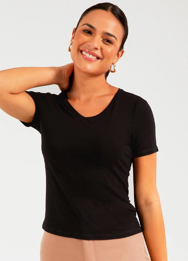 Cativa - Blusa Básica em Malha de Viscose Preto
