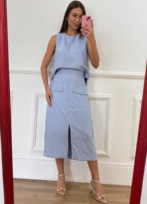 Doce Tom - Blusa Básica em Tecido Leve Azul Serenity Azul - DOCE TOM