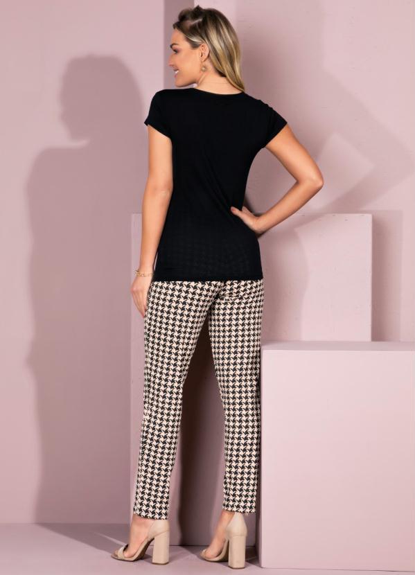 Quintess - Blusa Básica Preta com Mangas Curtas 4