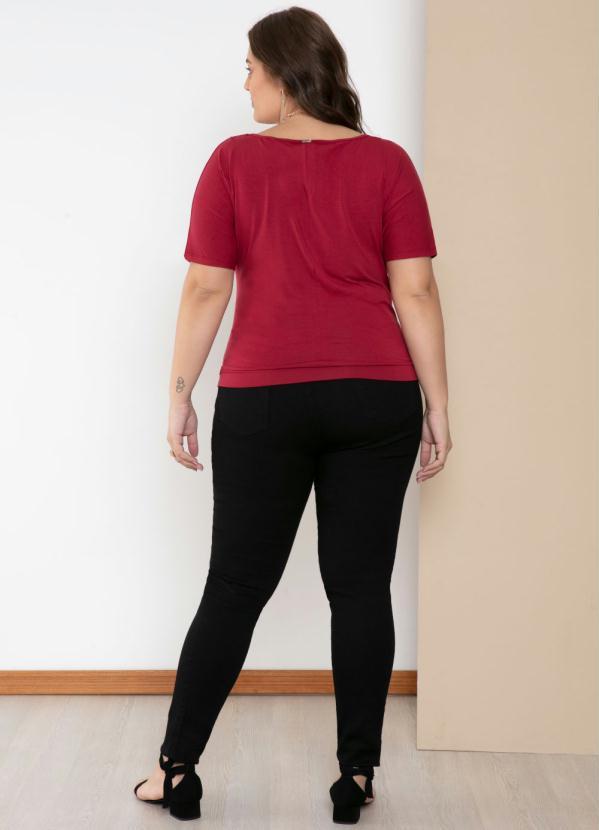 Quintess - Blusa Bordô com Drapeado Frontal e Decote V 8