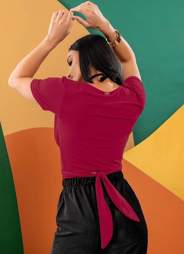 Quintess - Blusa Bordô em Malha de Viscose com Nó Frontal e Manga Curta 3