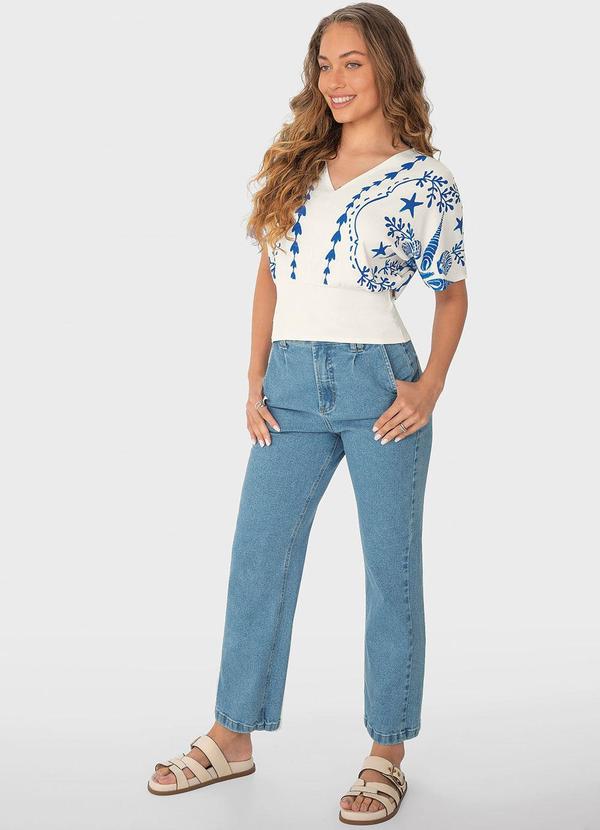 Malwee - Blusa Branca Ampla Canelada Folhagens