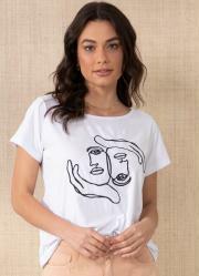 Blusa Branca com Bordado Frontal