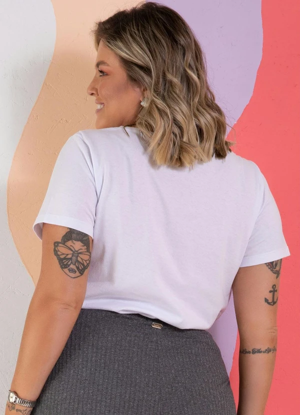 Quintess - Blusa Branca com Bordados em Ramos 6