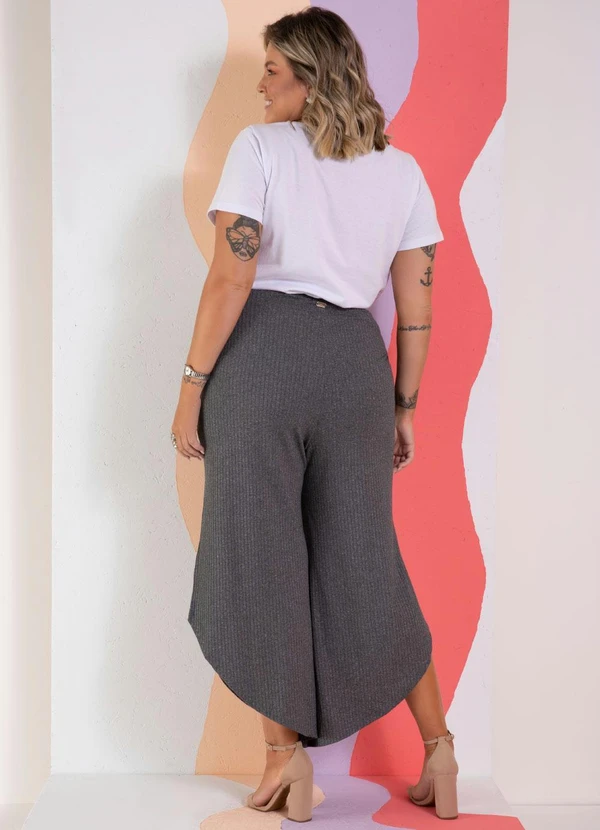 Quintess - Blusa Branca com Bordados em Ramos 3