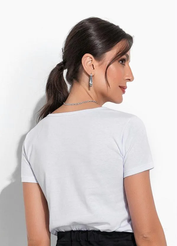 Moda Pop - Blusa Branca com Estampa Localizada 2