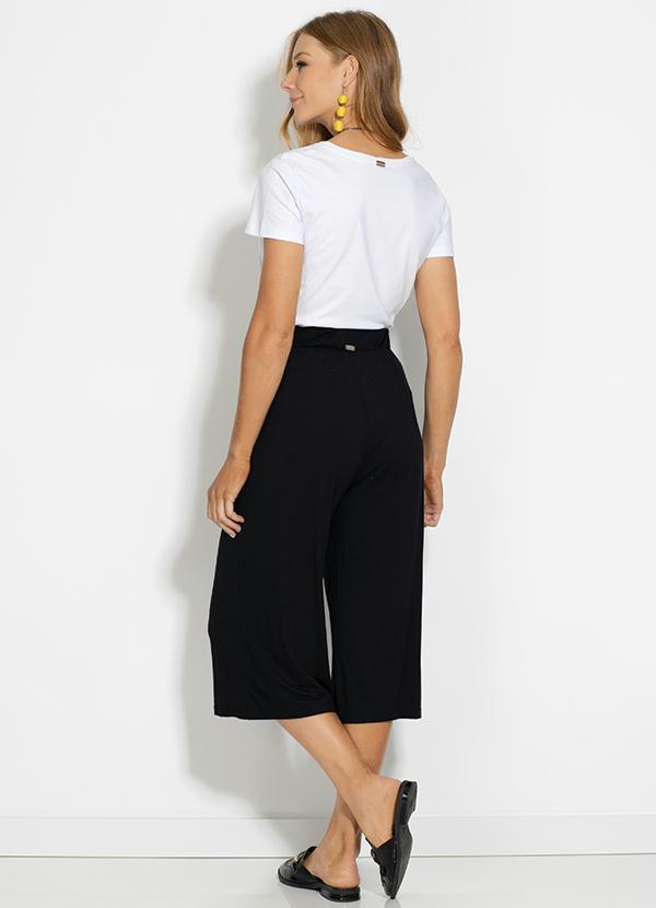 Quintess - Blusa Branca com Manga Curta e Estampa Frente 4