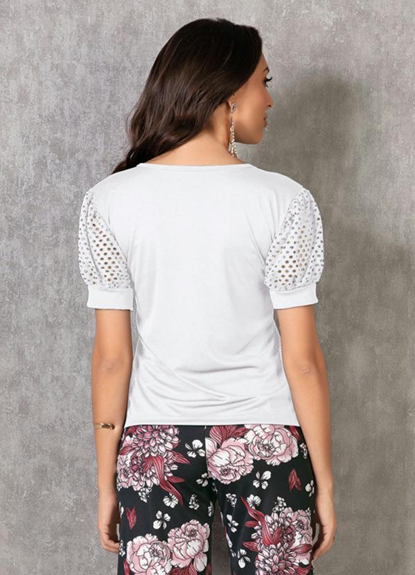 Moda Pop - Blusa Branca com Mangas Bufante 2