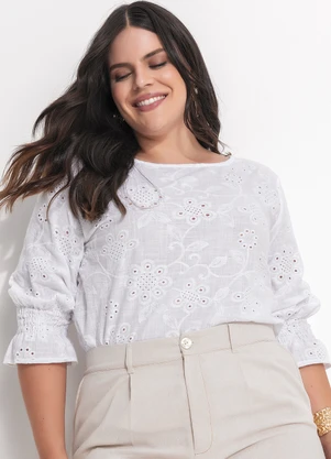 Quintess - Blusa Branca em Tecido Laise - QUINTESS