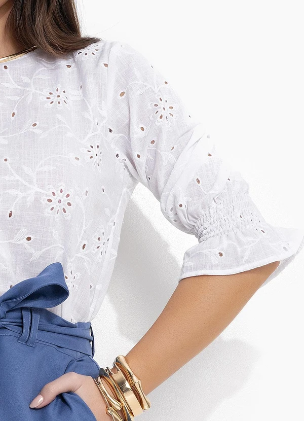 Quintess - Blusa Branca em Tecido Laise 5