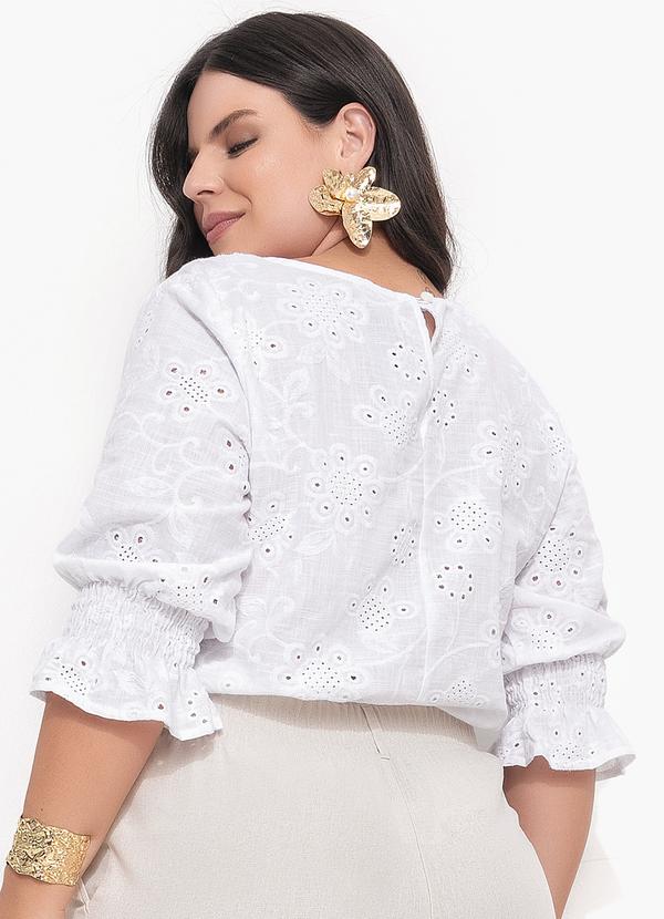 Quintess - Blusa Branca em Tecido Laise 6