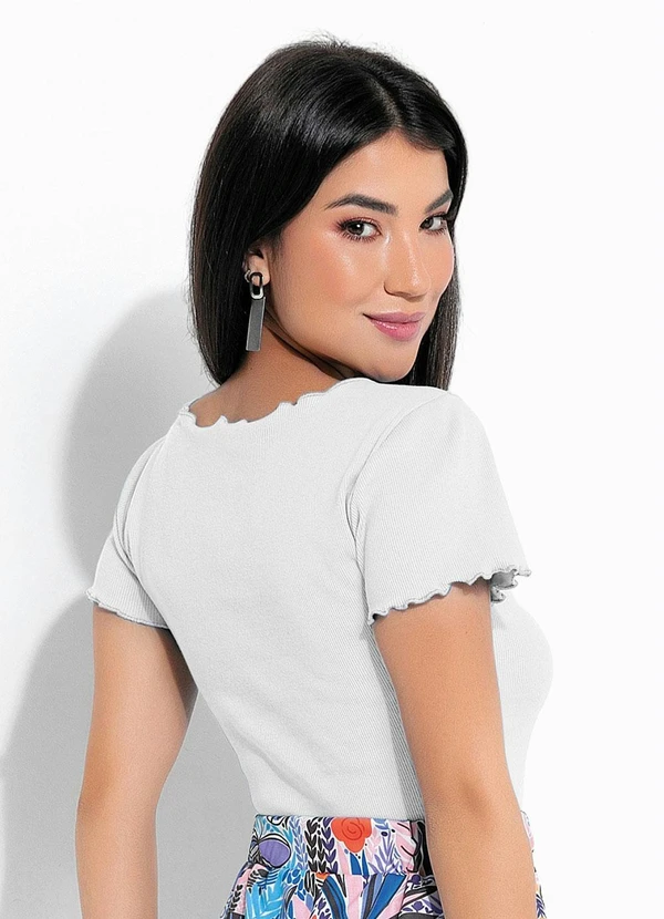 Rosalie - Blusa BrancaManga Curta e Frufru 6