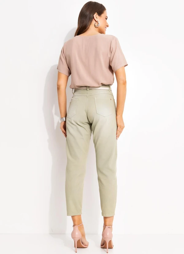 Quintess - Blusa Camel em Viscose Plana com Decote V e Detalhe de Nó