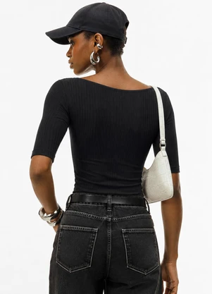 Cativa - Blusa Canelada com Decote Canoa Preto - CATIVA