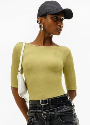 Cativa - Blusa Canelada com Decote Canoa Verde - CATIVA
