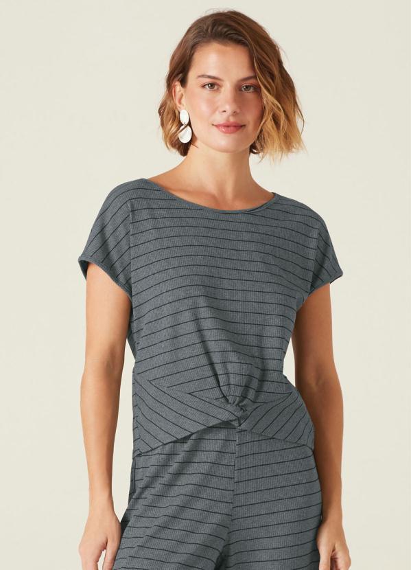 Malwee - Blusa Cinza Canelada Listrada e com Torção 2