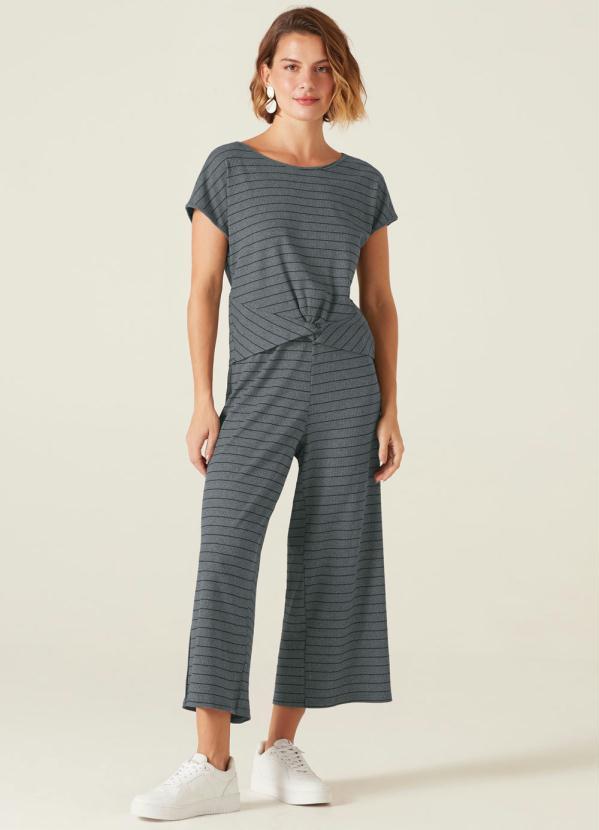 Malwee - Blusa Cinza Canelada Listrada e com Torção 1