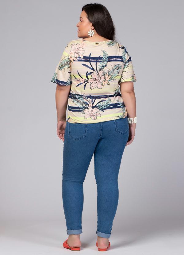 Quintess - Blusa com Amarração na Barra Tropical Bege 8