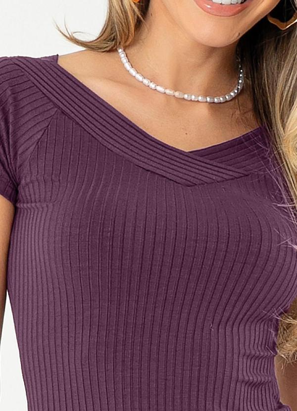 Cativa - Blusa com Decote V Canelada Roxo 3