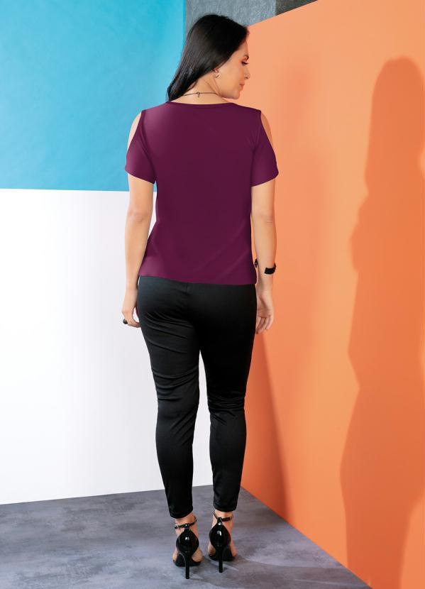 Moda Pop - Blusa com Detalhe de Recorte nos Ombros Bordô 4