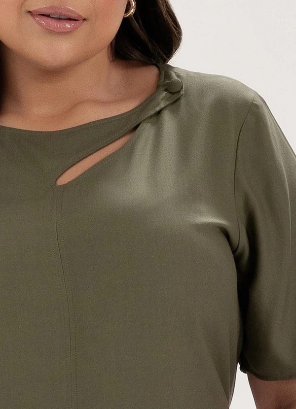 Principessa - Blusa Manga Curta com Gota e Botão Plus Size Verde Musgo Leona